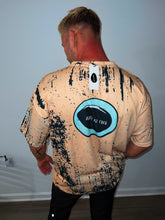 Load image into Gallery viewer, Wavy Tee Tan Splash